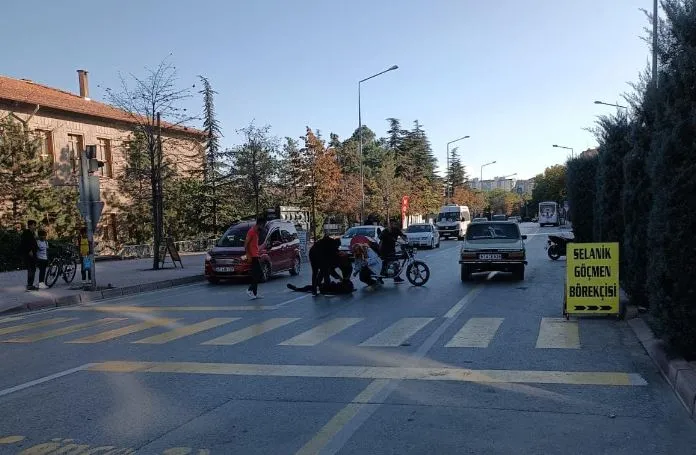 Motorlu kuryenin çarptığı çocuk yaralandı