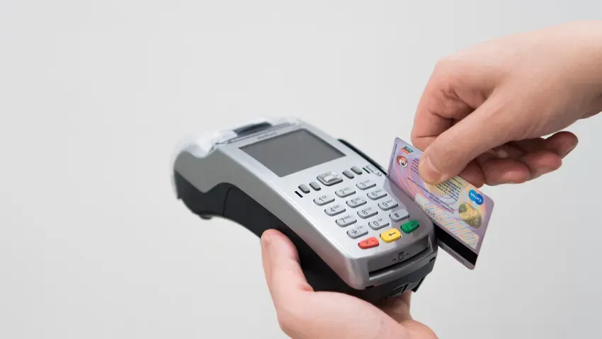 Bankalardan kredi kartı komisyon ve faizlerine rekor zam