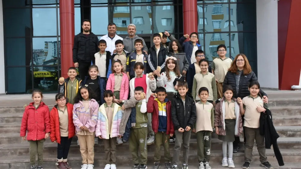 Minik öğrencilerden enstitüye ziyaret