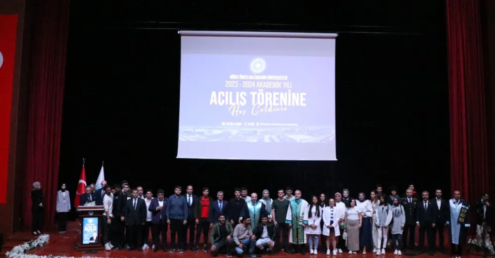 Akademik yıl törenle açıldı