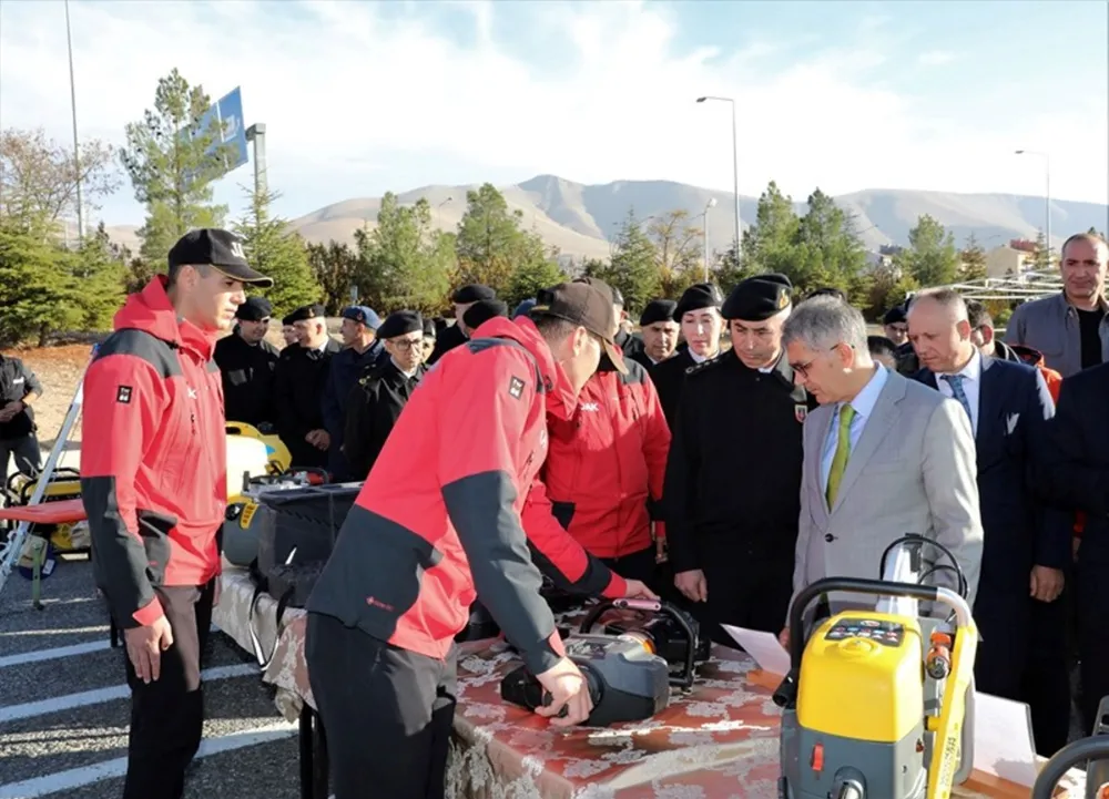 Niğde Jandarmaya ekipman desteği