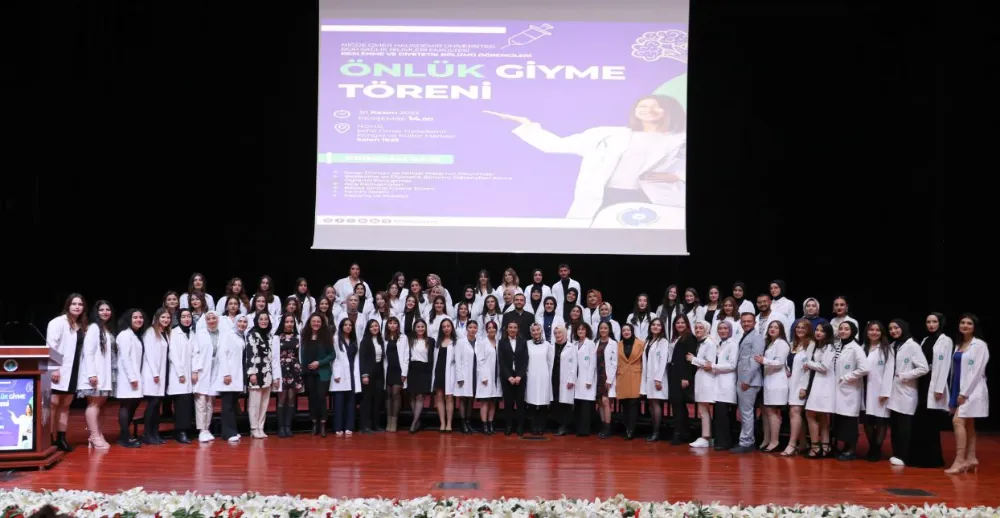 Geleceğin diyetisyenleri önlüklerini giydi