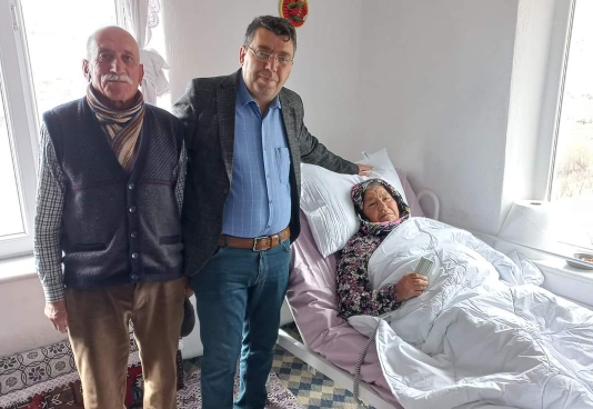Hacıabdullah Belediyesi’nden yatalak hastalara yardım eli