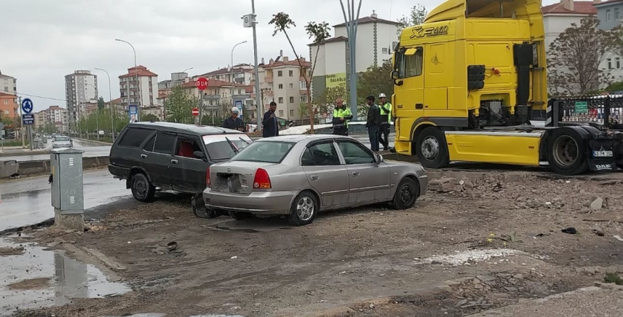 Selçuk Mahallesi kanal boyunda trafik kazası