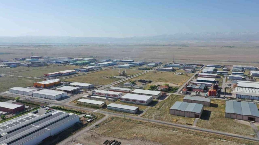 Bor OSB ota takıldı