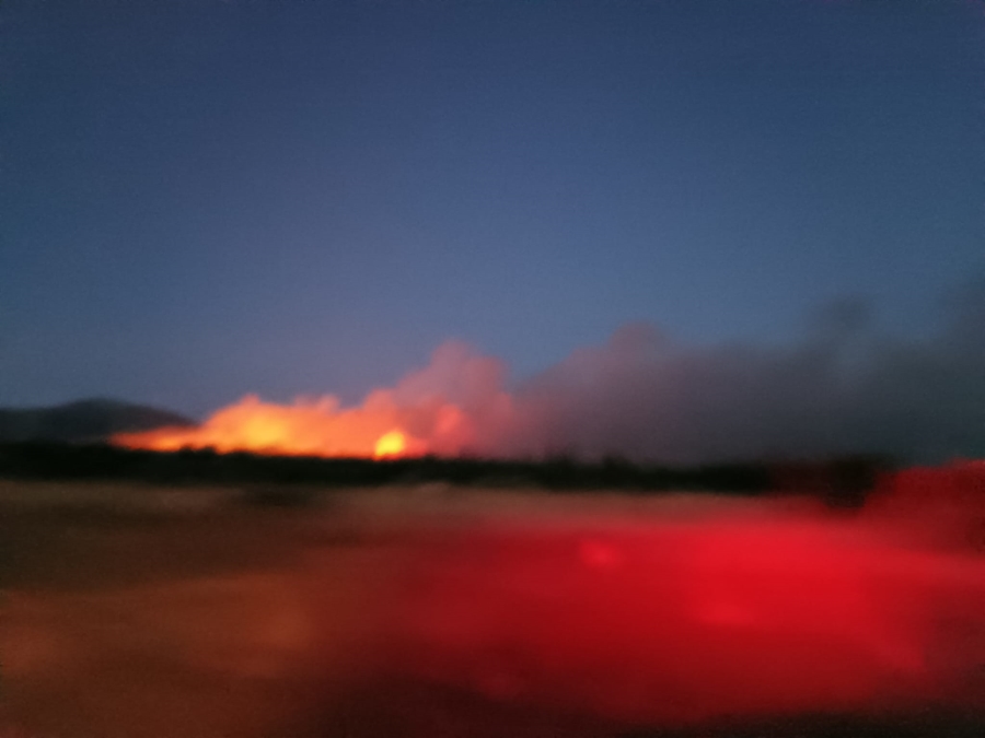 Altunhisar ilçesinde büyük arazi yangını 