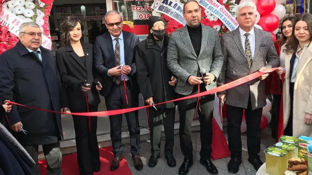Koçoğlu eczanesi açıldı