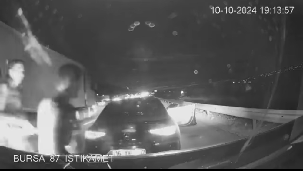 AMBULANSIN ÖNÜNÜ KESTİLER HASTA HAYATINI KAYBETTİ