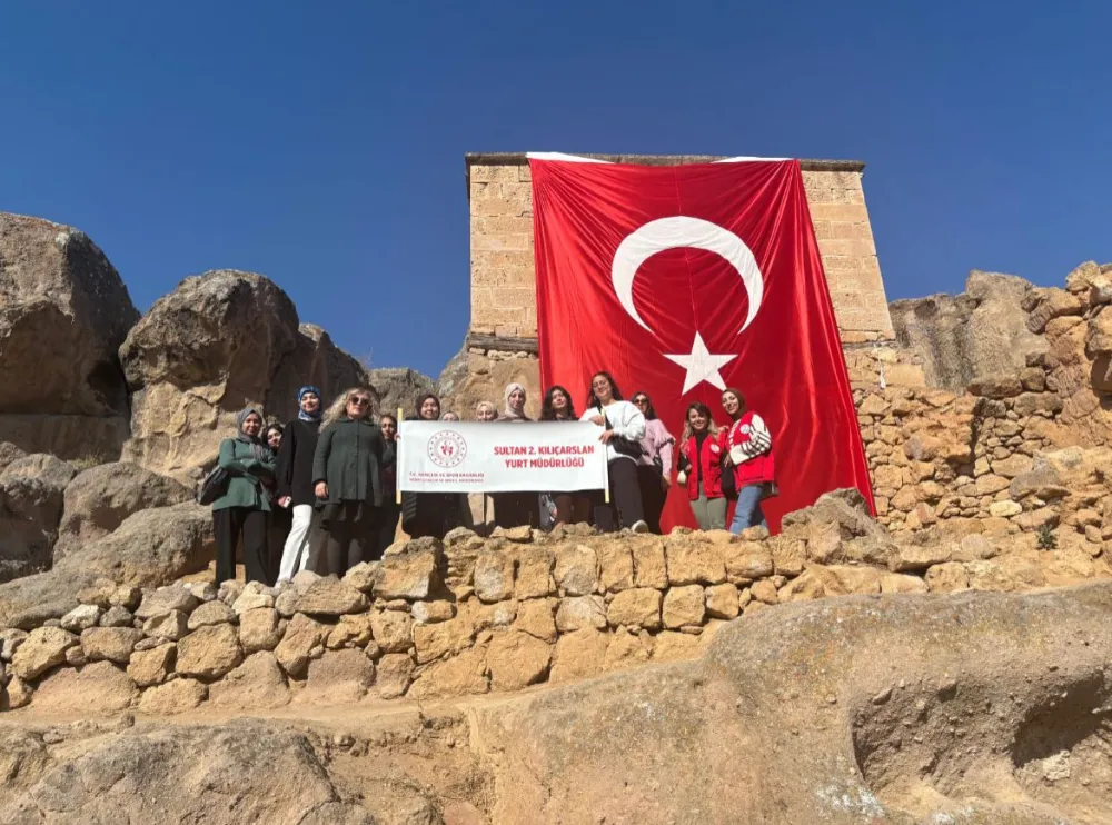 NİĞDE’DE GENÇLER TARİHİ YOLCULUKTA BULUŞTU