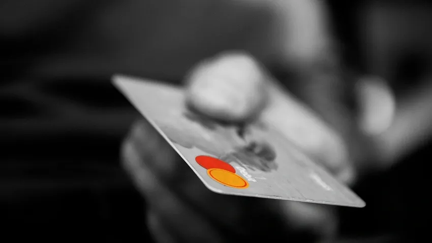 Bankalar kredi kartında yeni düzenlemeyi beklemedi; oranlar değişti
