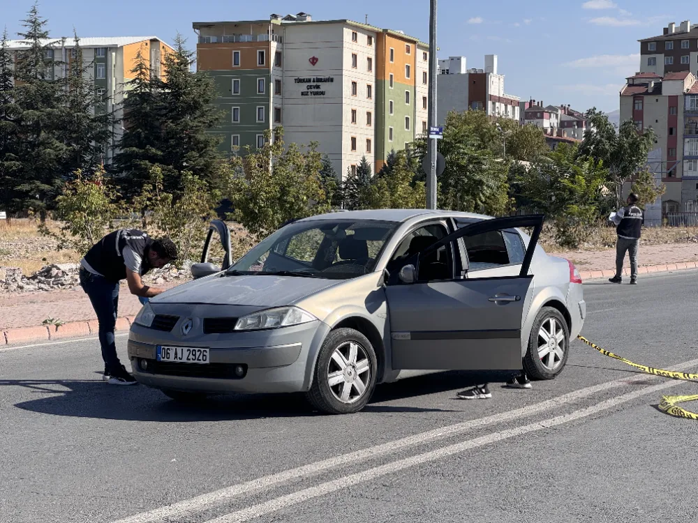 8 YAŞINDAKİ KIZININ YANINDA VURULDU