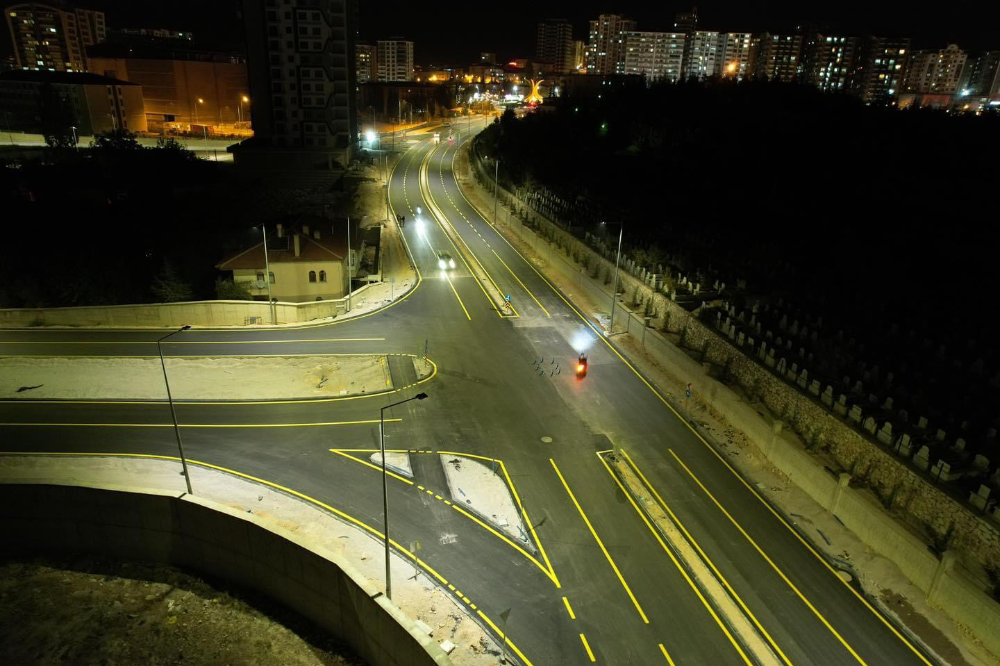 Niğde Trafiğine Yeni Nefes: 100. Yıl Bulvarı ve Alpat Sokak Trafiğe Açıldı