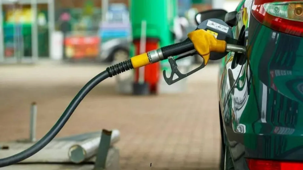 Benzin ve motorinin litre fiyatı 50 lira olacak! Bu tarihte 5 liraya yakın zam geliyor
