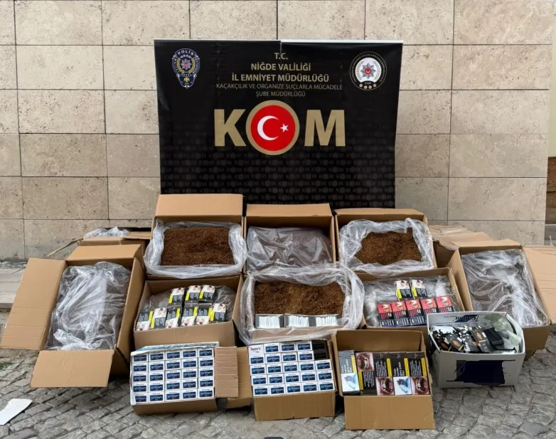 NİĞDE’DE “113 BİN MAKARON, 230 KİLO TÜTÜN, 3 ŞÜPHELİ” YAKALANDI (VİDEO HABER)