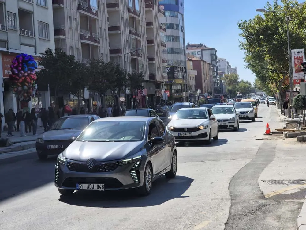 NİĞDE’DE TEK YÖN TRAFİK UYGULAMASI BAŞLADI