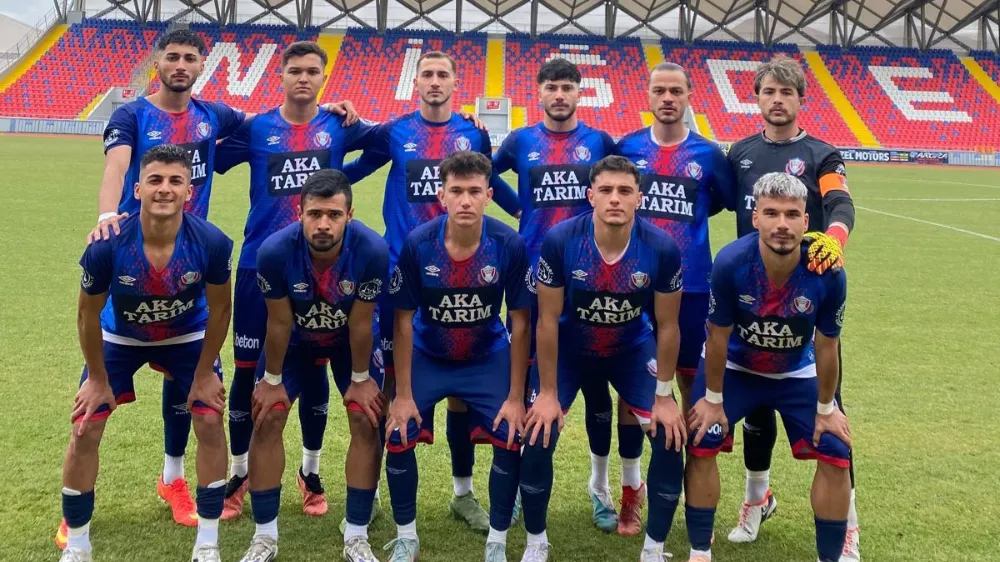 NİĞDE BELEDİYEGÜCÜ SPOR SAHASINDA FARKLI KAZANDI: 3-0
