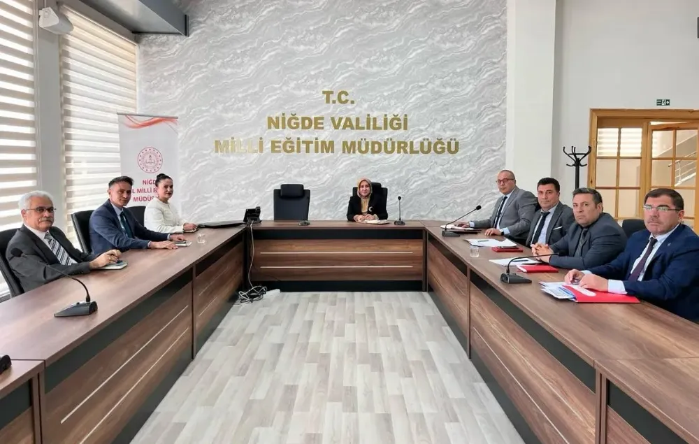 NİĞDE’DE EĞİTİM YÖNETİCİLERİ HAFTA BAŞI TOPLANTISINDA BULUŞTU