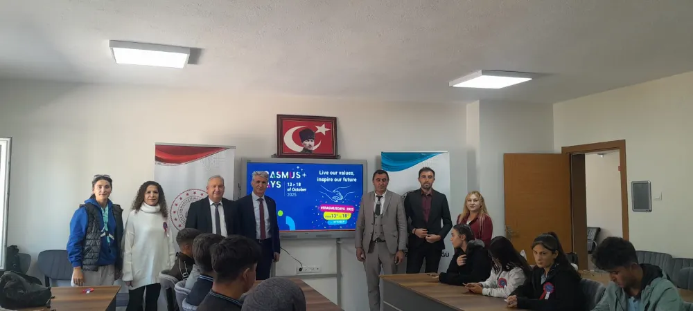 ÇİFTLİK HALK EĞİTİMİ MERKEZİ’NDE ERASMUS GÜNLERİ COŞKUSU