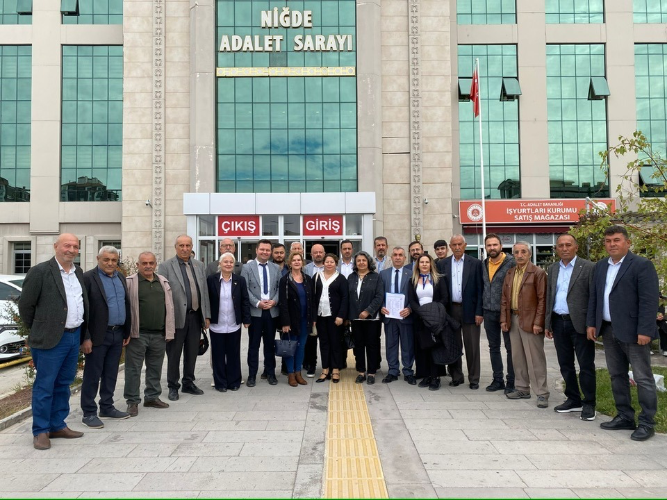 NİĞDE İL BAŞKANI BÜNYAMİN KIVRAKDAL MAZBATASINI ALDI