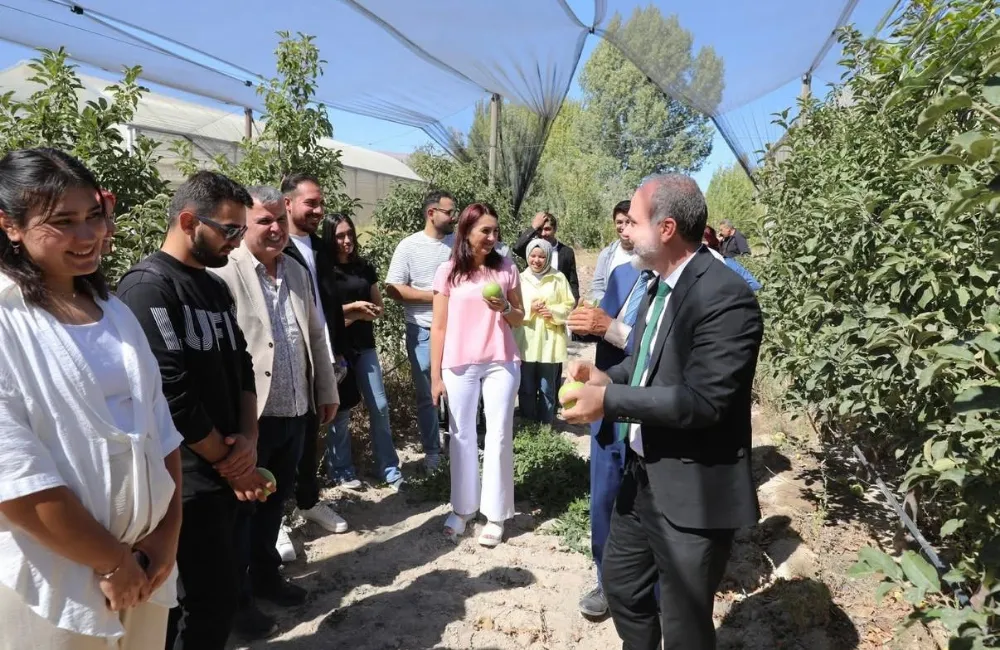 NÖHÜ’DE SÜRDÜRÜLEBİLİR TARIMA BOMBUS ARILI DESTEK       