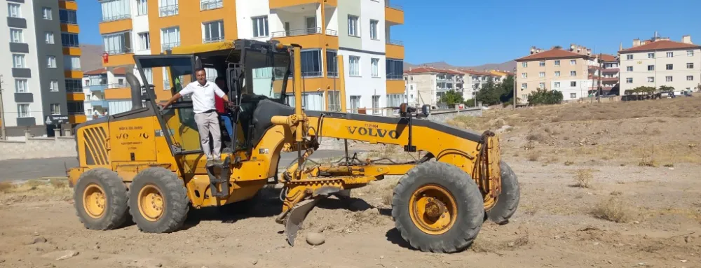 ŞEHİTLER MAHALLESİNDE AĞAÇLANDIRMA ÇALIŞMALARI BAŞLADI