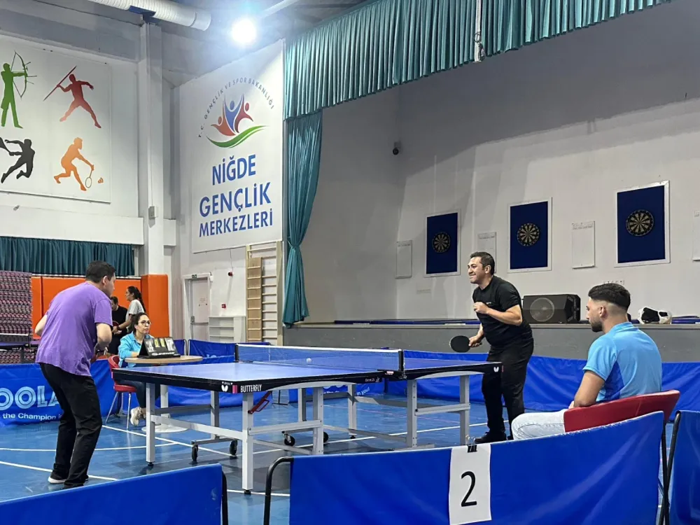 KAMU SPOR OYUNLARI MASA TENİSİ TURNUVASI NİĞDE’DE TAMAMLANDI