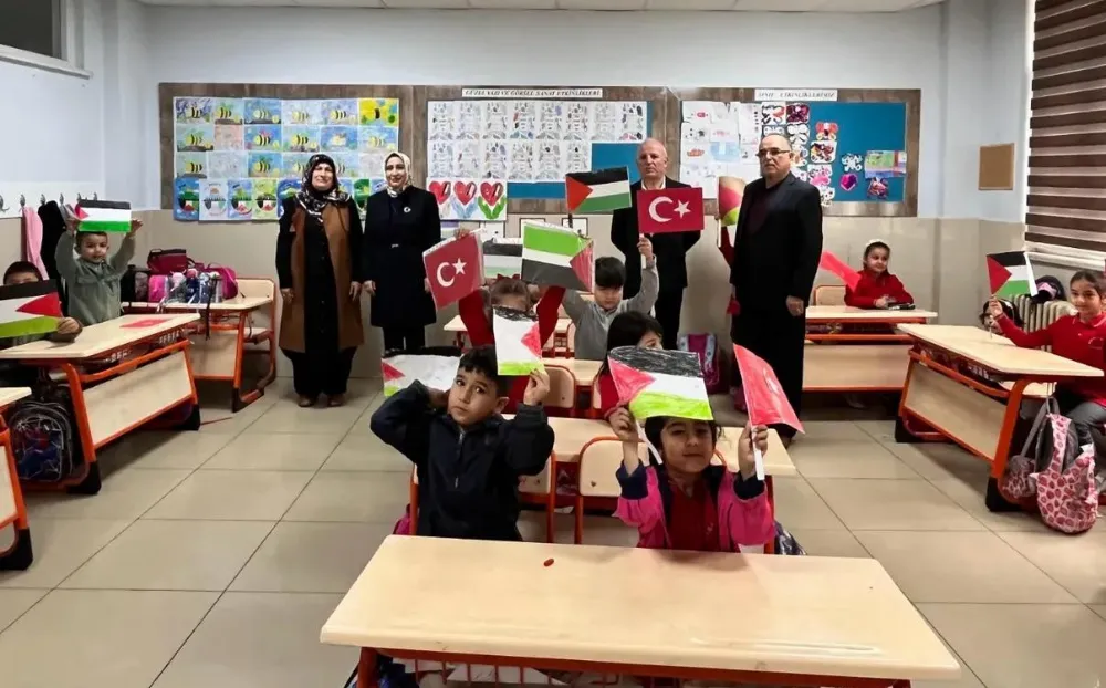 NİĞDE’DE MİNİKLERİN GAZZE DUASI DUYGULANDIRDI      