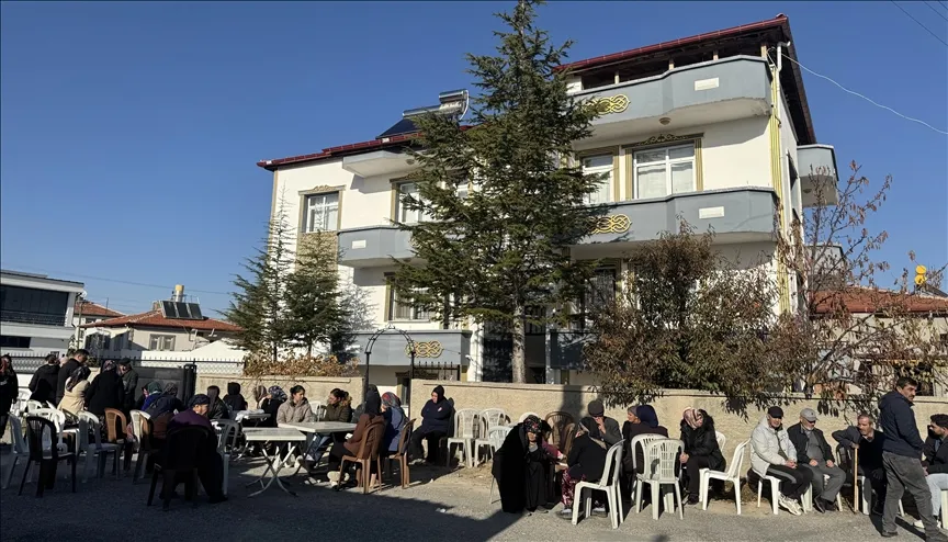 GIDA ZEHİRLENMESİ ŞÜPHESİYLE ÖLEN ANNE VE 2 ÇOCUĞUNUN HAYALLERİ YARIM KALDI