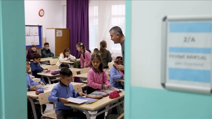 NİĞDE’DE 75 BİN ÖĞRENCİ İÇİN DERS ZİLİ ÇALDI