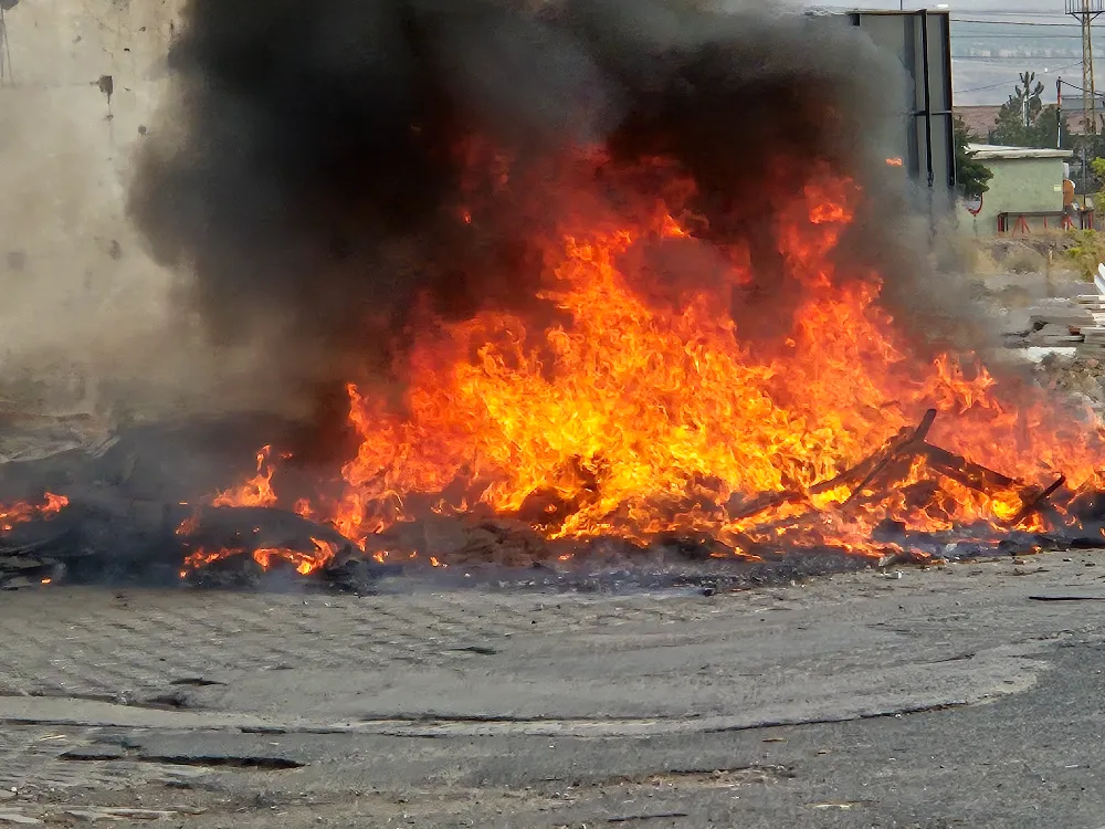 NİĞDE ESKİ SANAYİ BÖLGESİNDE YANGIN