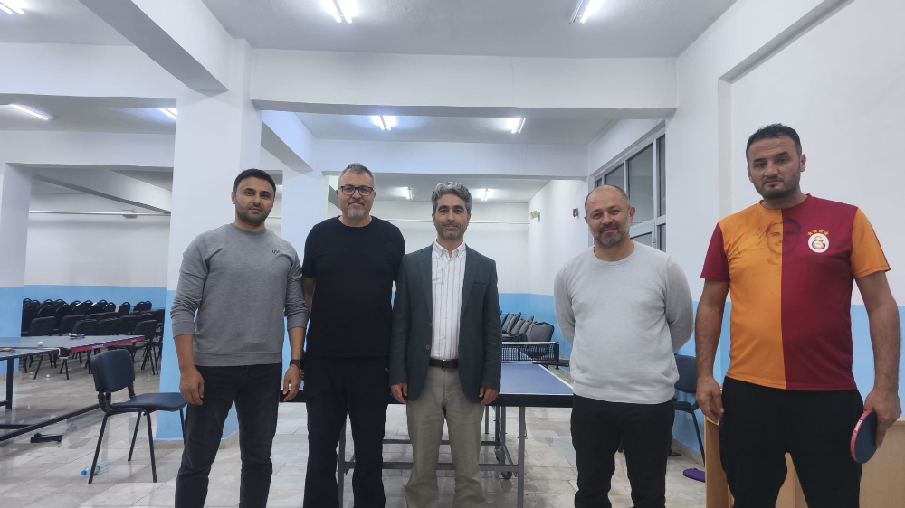 BOR’DA ÖĞRETMENLER GÜNÜNE ÖZEL MASA TENİSİ TURNUVASI DÜZENLENDİ