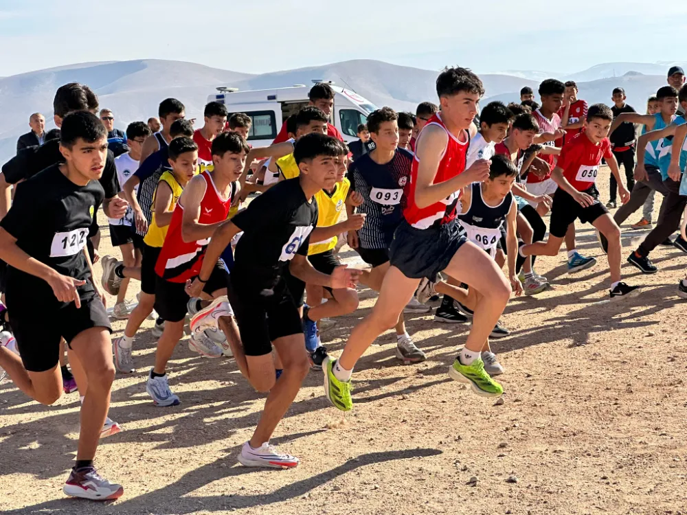 EŞREF AYDIN BÖLGESEL KROS LİGİ YARIŞLARI NİĞDE’DE GERÇEKLEŞTİRİLDİ