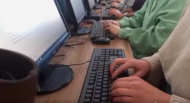 KLAVYE TEKNİKLERİ KURSUNDA KÂTİPLİK SINAVINA YOĞUN HAZIRLIK