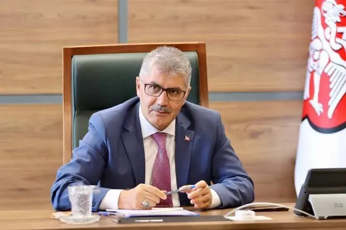 VALİ ÇELİK: “ÖĞRETMENLİK TOPLUMLARIN KADERİNİ DEĞİŞTİRİR”