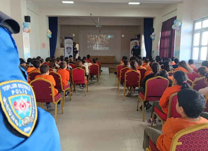 NİĞDE’DE ÖĞRENCİLERE GÜVENLİK, TRAFİK VE AKRAN ZORBALIĞI EĞİTİMİ