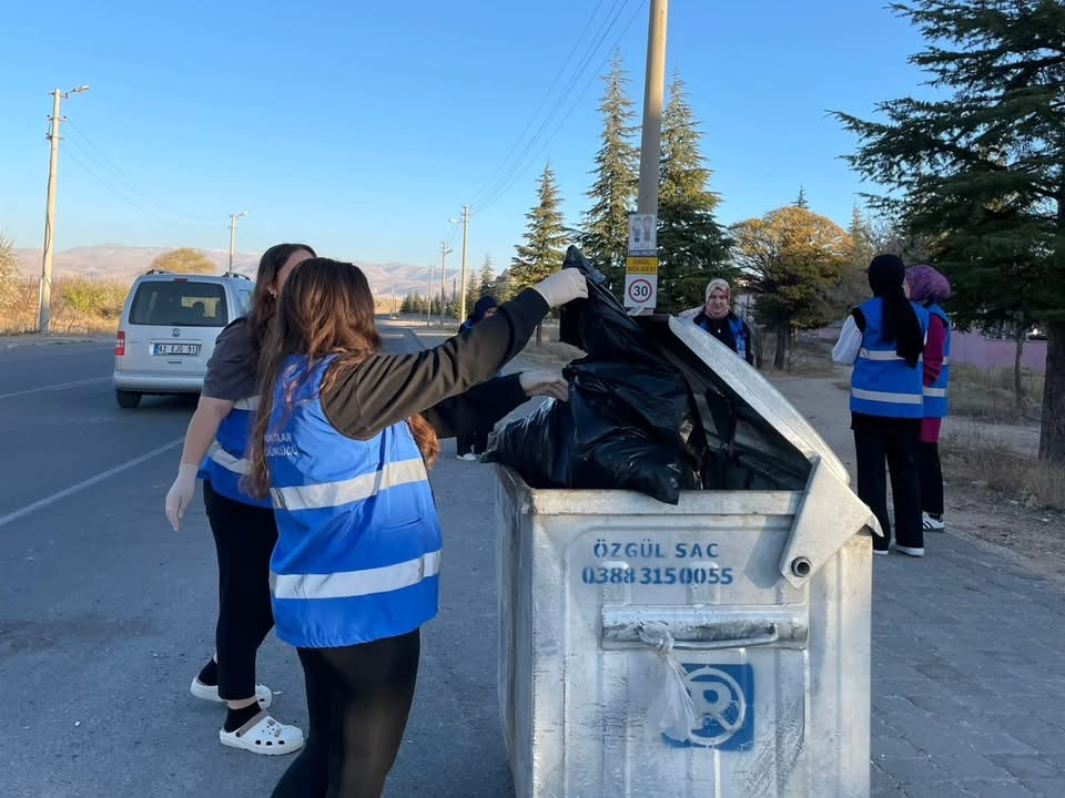 Bor Kız Yurdu Öğrencilerinden Örnek Davranış: Yaşam Alanlarında Çevre Temizliği Yapıldı