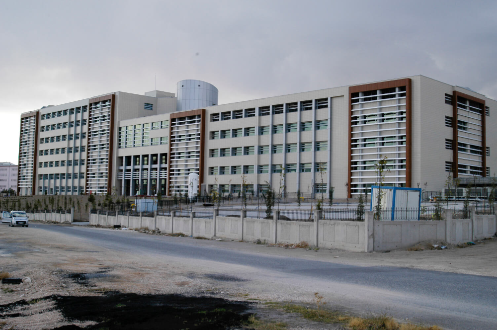 Niğde’de Hastanede Yangın Çıktı! 