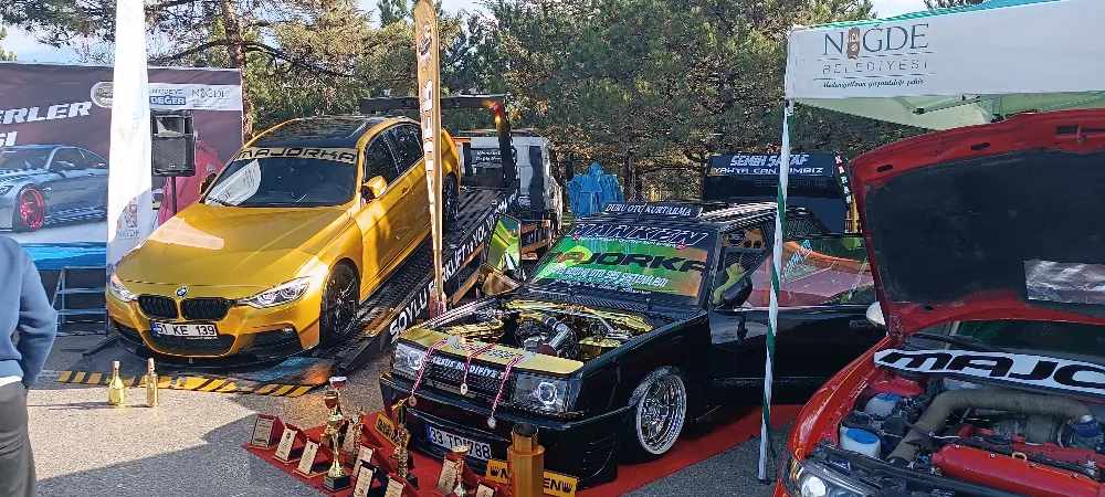 OTOMOBİL SEVER NİĞDELİLER KENT ORMANI’NDA BULUŞTU!