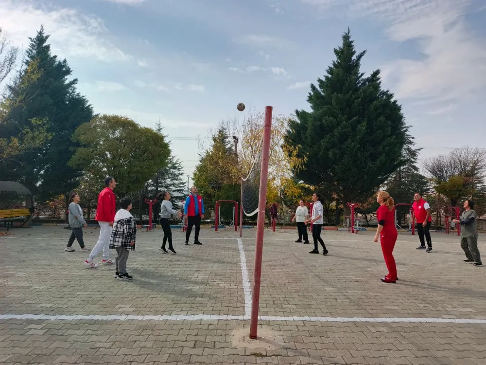 ALTUNHİSAR’DA ENGELLİ BİREYLER İÇİN ANLAMLI SPOR ETKİNLİĞİ