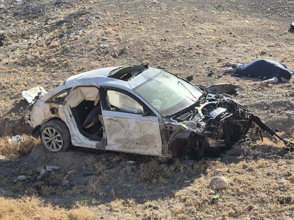 NİĞDE’DE YENİ ÇİFTLİK YOLUNDA FECİ KAZA: 2 ÖLÜ, 1 YARALI