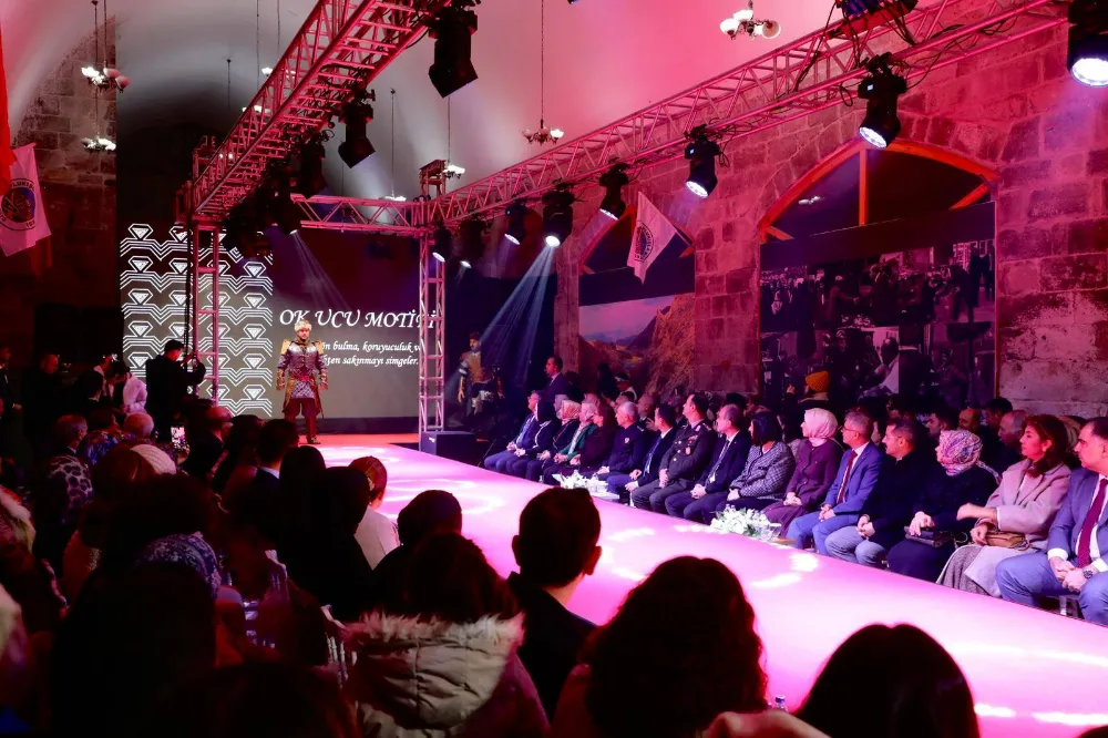 NİĞDE’DE “ZAMANIN VE ZARAFETİN İZİNDE” SERGİSİ