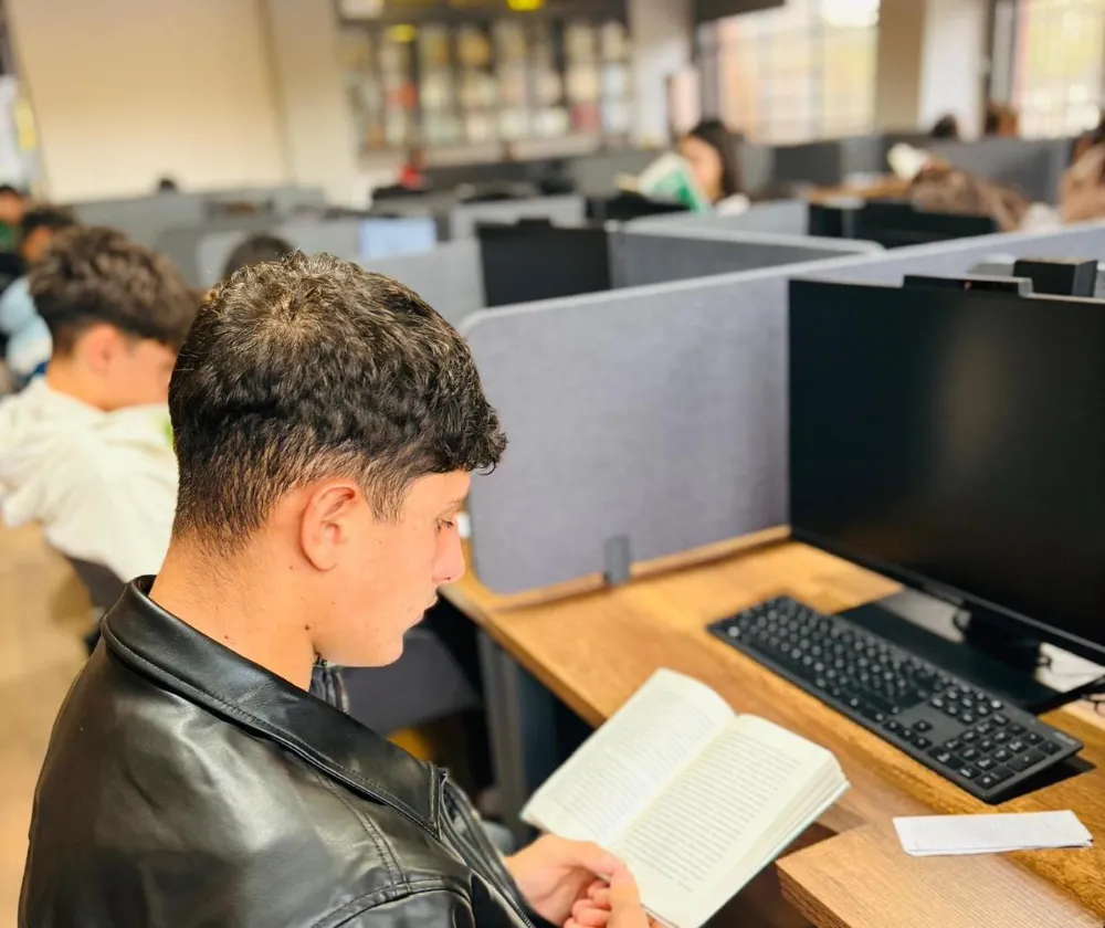   NİĞDE’DE GENÇLER KÜTÜPHANEDE BULUŞTU