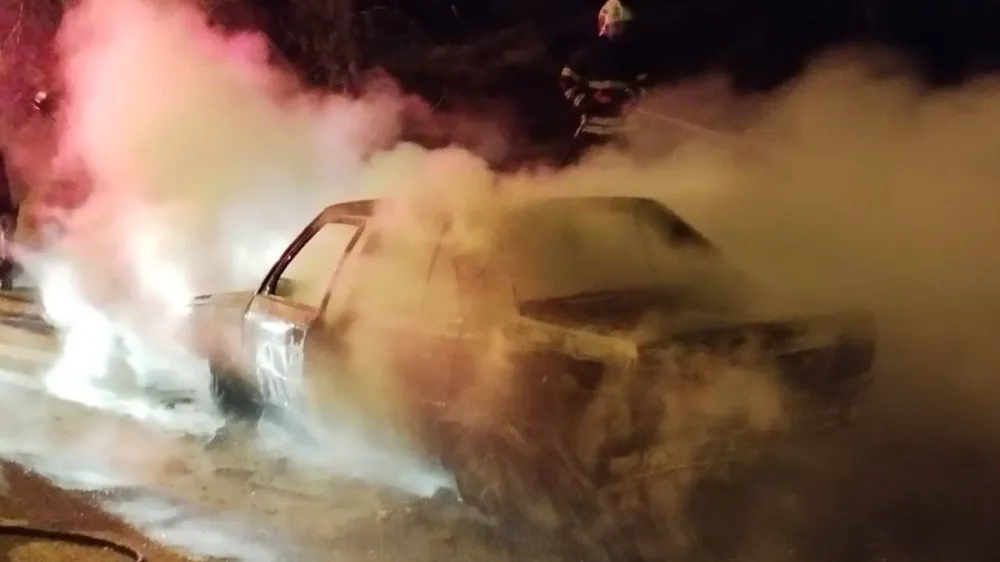 ADANA’DA PARK HALİNDEKİ OTOMOBİLDE PATLAMA