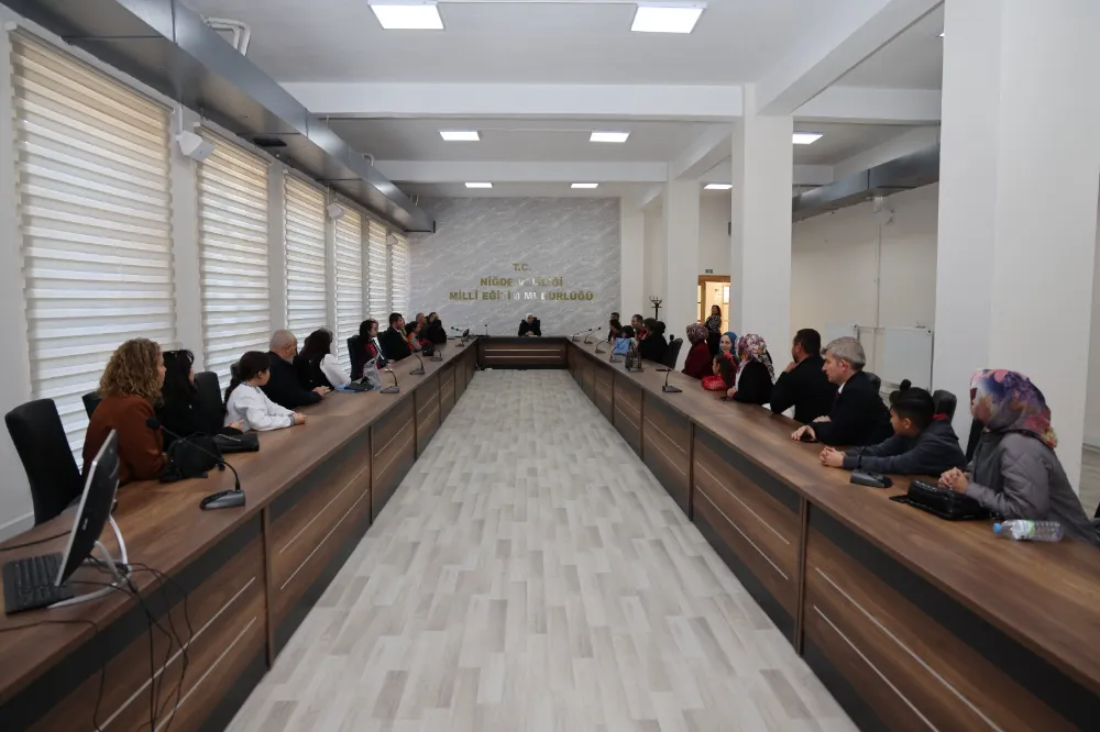 CUMHURİYET BAYRAMI YARIŞMALARINDA DERECEYE GİRENLER ÖDÜLLERİNİ ALDI