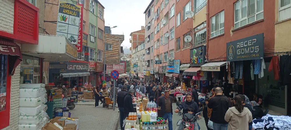 NİĞDELİ ESNAF BAYRAMA BEREKETLE GİRDİ