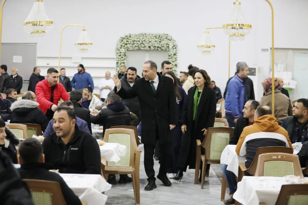 BAŞKAN ÖZDEMİR BELEDİYE PERSONELİYLE İFTARDA BULUŞTU