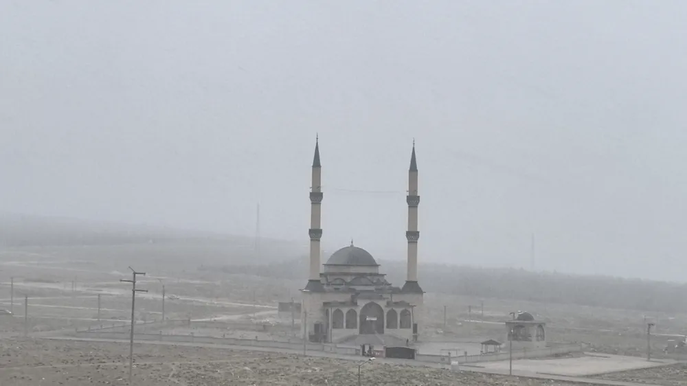 SABAH GÜNEŞ, AKŞAM KAR VE SİS NİĞDE’DE BİR GÜNDE DÖRT MEVSİM