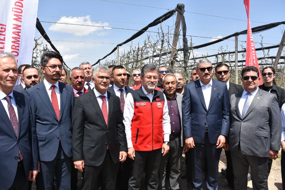 BAKAN YUMAKLI’DAN ZİRAİ DON AÇIKLAMASI “DEVLET ÜRETİCİSİNİN YANINDA”