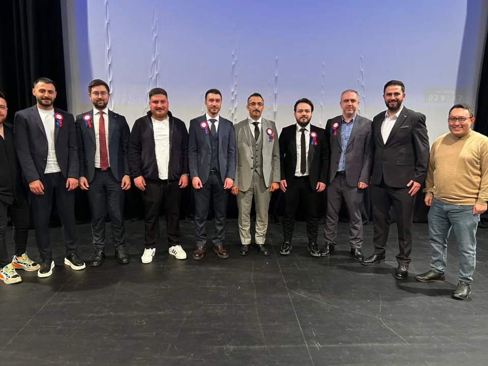 NİĞDEF’TE YENİ DÖNEM ÖMER YAVUZ BAŞKAN SEÇİLDİ