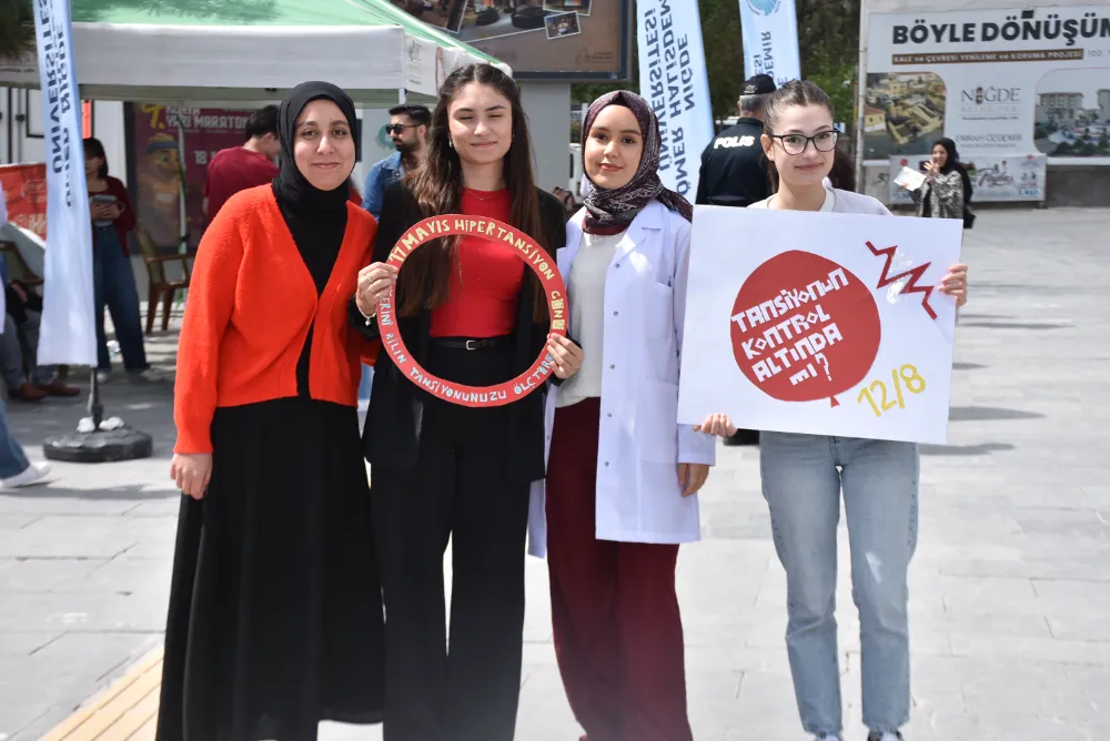 NİĞDE’DE HİPERTANSİYON GÜNÜ FARKINDALIĞI MEYDANA TAŞINDI